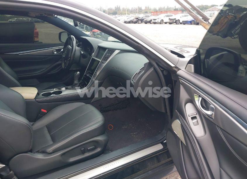 Photo 5 of 2018 Infiniti Q60 3.0T LUXE (VIN JN1EV7EL6JM391557)