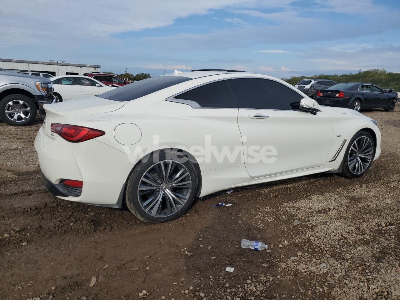 Photo 3 of 2018 INFINITI Q60 LUXE 300 (VIN JN1EV7EL7JM390644)