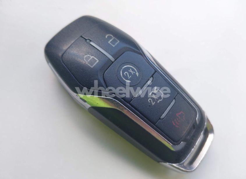 Photo 11 of 2017 Infiniti Q60 3.0T RED SPORT 400 (VIN JN1FV7EL4HM701588)