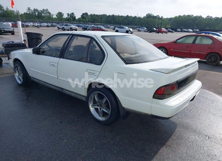 Photo 3 of 1990 Nissan Maxima (VIN JN1HJ01P3LT412723)