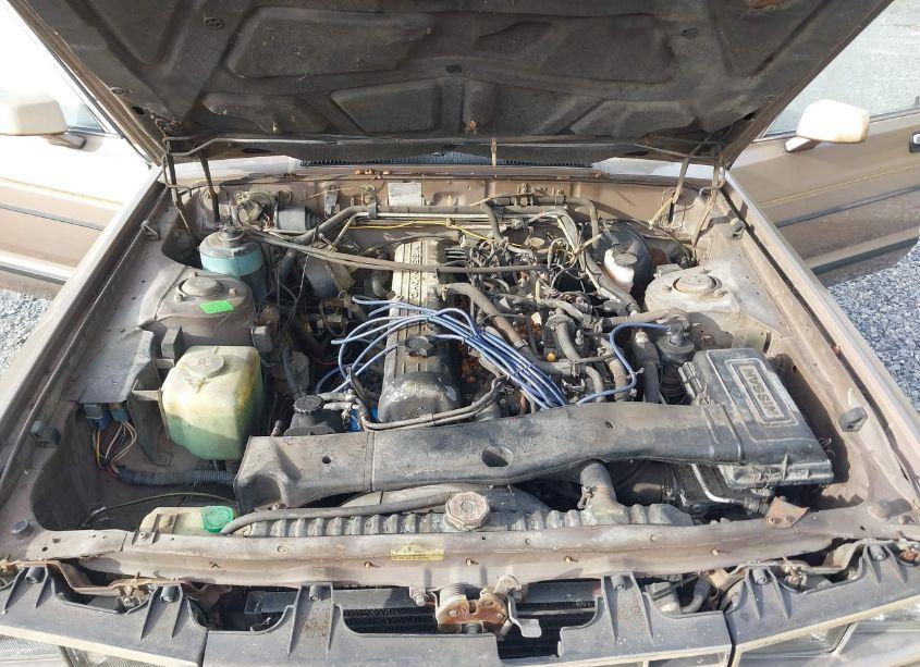 Photo 10 of 1983 Datsun Maxima N/A (VIN JN1HU01S2DT086023)