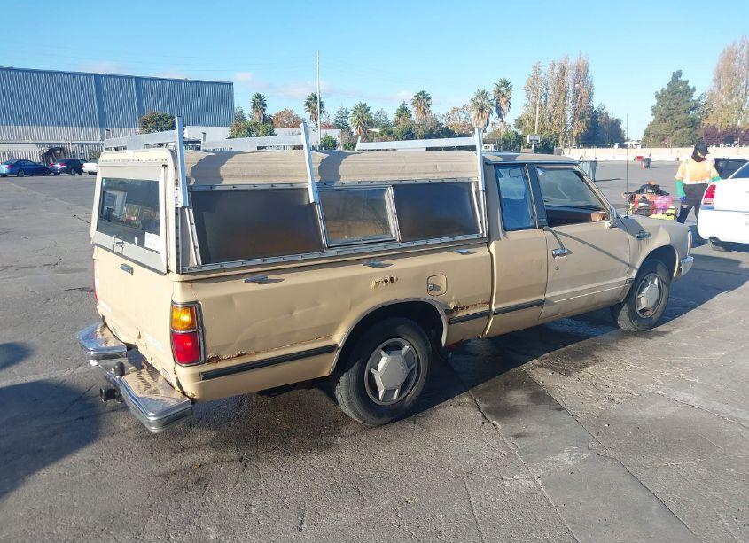 Photo 4 of 1983 Datsun 720 KING CAB (VIN JN6ND06S6DW015430)