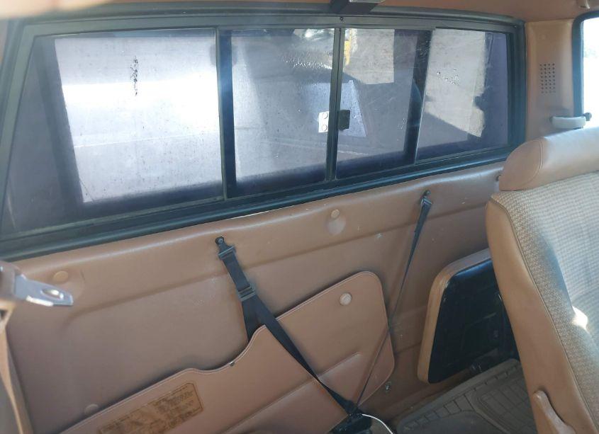 Photo 8 of 1983 Datsun 720 KING CAB (VIN JN6ND06S6DW015430)