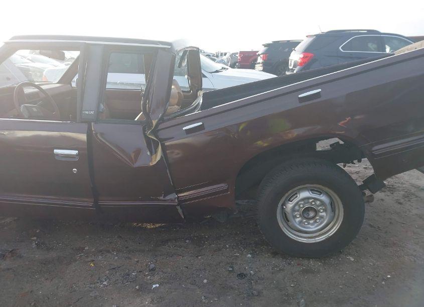 Photo 18 of 1983 Datsun 720 KING CAB (VIN JN6ND06S7DW002220)