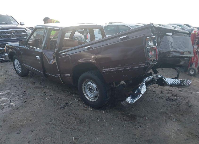 Photo 3 of 1983 Datsun 720 KING CAB (VIN JN6ND06S7DW002220)