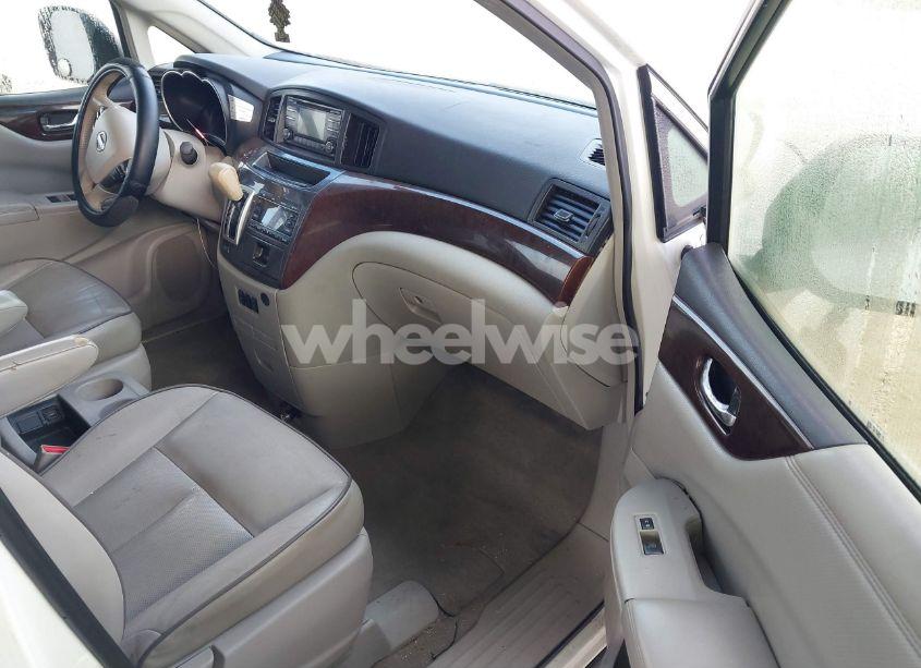 Photo 5 of 2014 Nissan Quest SV (VIN JN8AE2KP4E9105188)