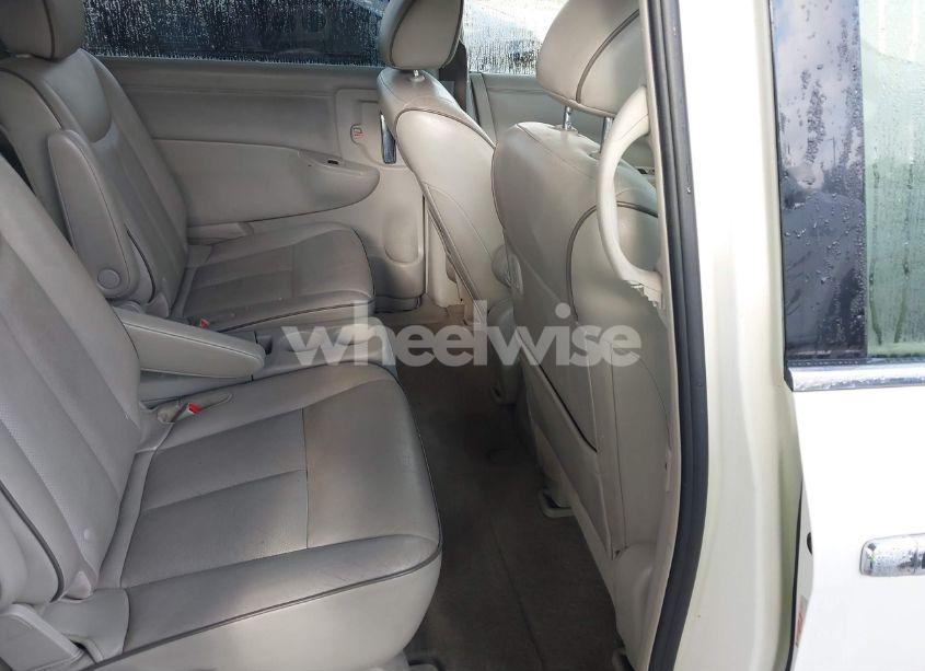 Photo 8 of 2014 Nissan Quest SV (VIN JN8AE2KP4E9105188)