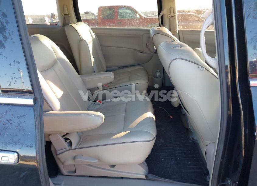 Photo 8 of 2017 Nissan Quest SV (VIN JN8AE2KP5H9169972)