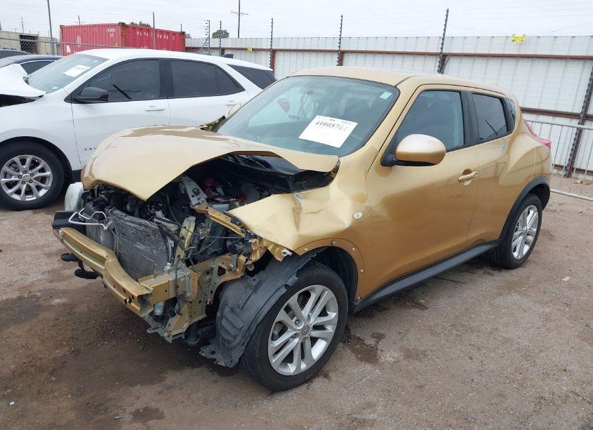 Photo 2 of 2014 Nissan Juke SV (VIN JN8AF5MR0ET357276)