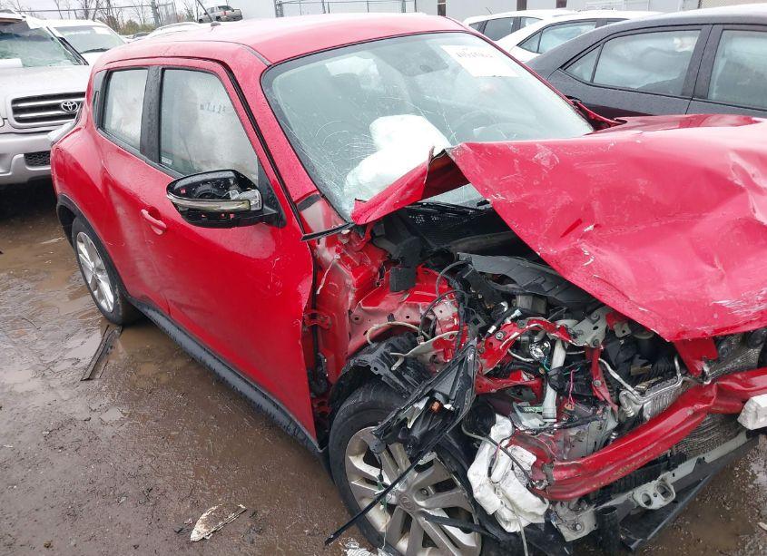 2017 Nissan Juke S (VIN JN8AF5MR0HT703167) main photo