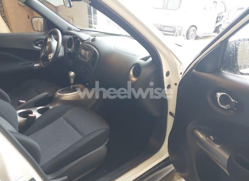 Photo 5 of 2017 Nissan Juke S (VIN JN8AF5MR0HT703976)