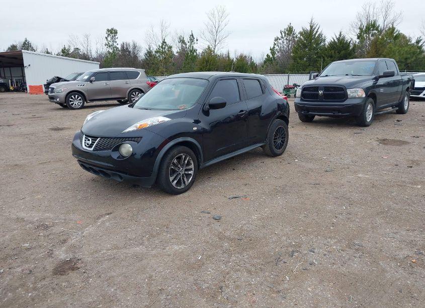 Photo 2 of 2011 Nissan Juke SV (VIN JN8AF5MR2BT001388)