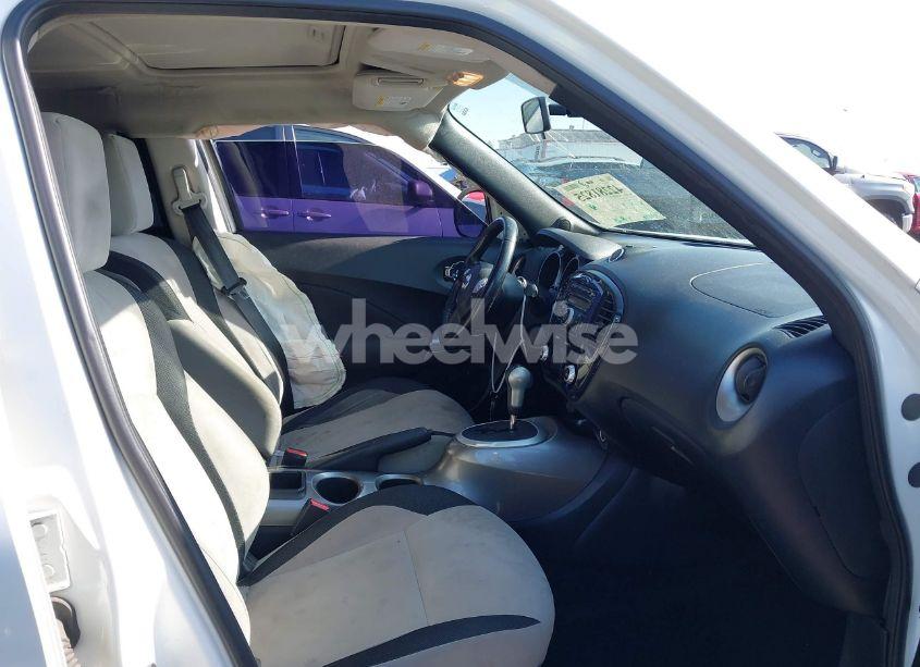Photo 5 of 2014 Nissan Juke SV (VIN JN8AF5MR2ET362110)