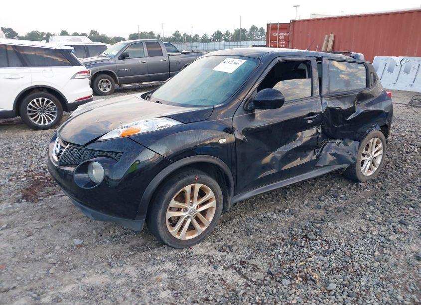 Photo 2 of 2014 Nissan Juke S (VIN JN8AF5MR2ET452616)