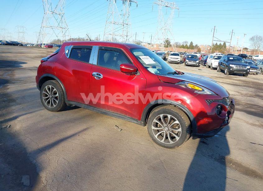 2017 Nissan Juke SV (VIN JN8AF5MR2HT700156) main photo