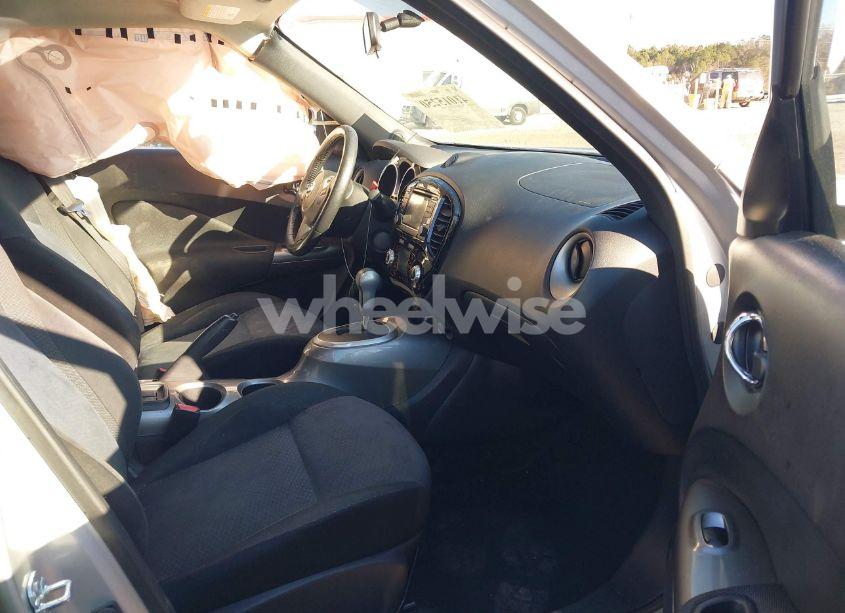 Photo 5 of 2017 Nissan Juke SV (VIN JN8AF5MR2HT700223)