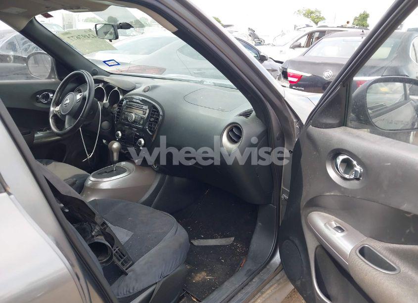 Photo 5 of 2011 Nissan Juke SV (VIN JN8AF5MR3BT009743)