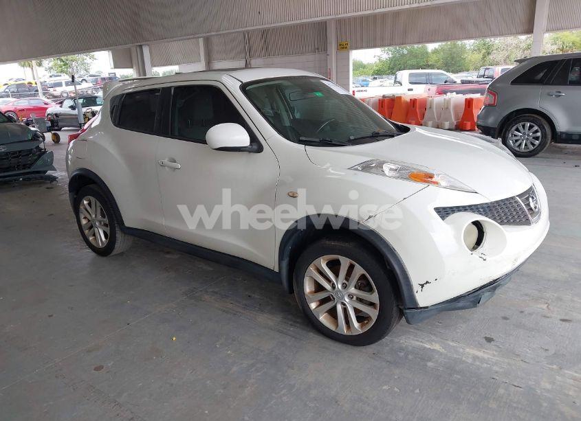 2011 Nissan Juke SV (VIN JN8AF5MR3BT014165) main photo