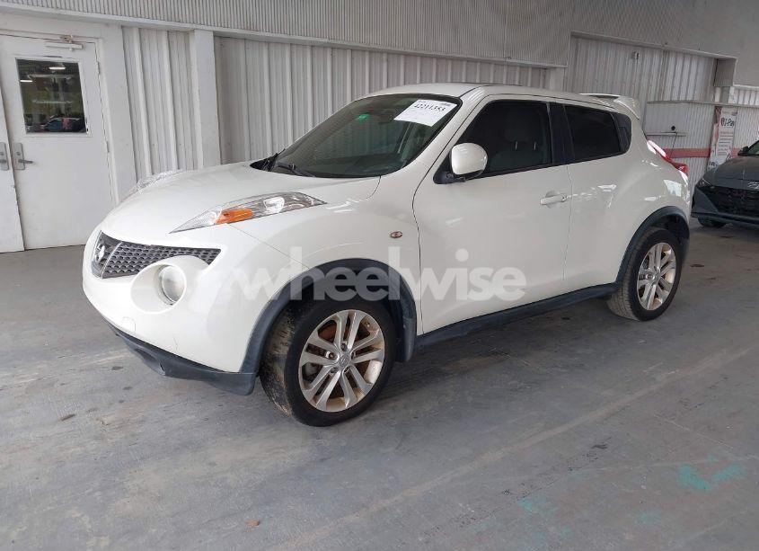 Photo 2 of 2011 Nissan Juke SV (VIN JN8AF5MR3BT014165)