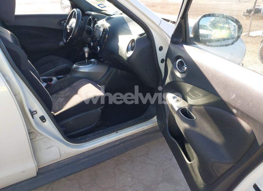 Photo 5 of 2011 Nissan Juke SV (VIN JN8AF5MR3BT022492)