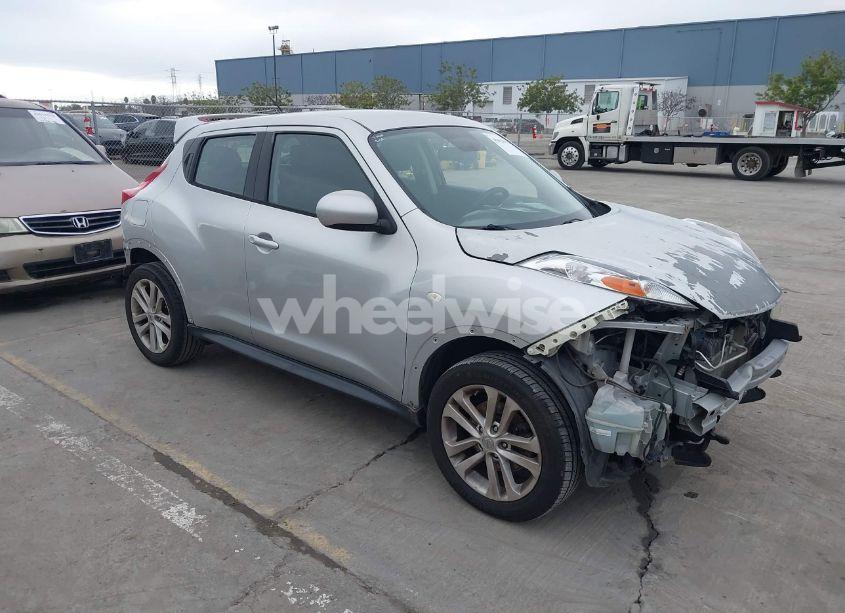 2014 Nissan Juke S (VIN JN8AF5MR4ET359760) main photo