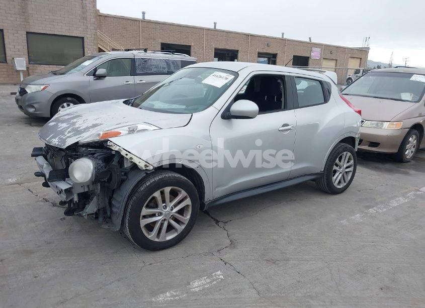 Photo 2 of 2014 Nissan Juke S (VIN JN8AF5MR4ET359760)