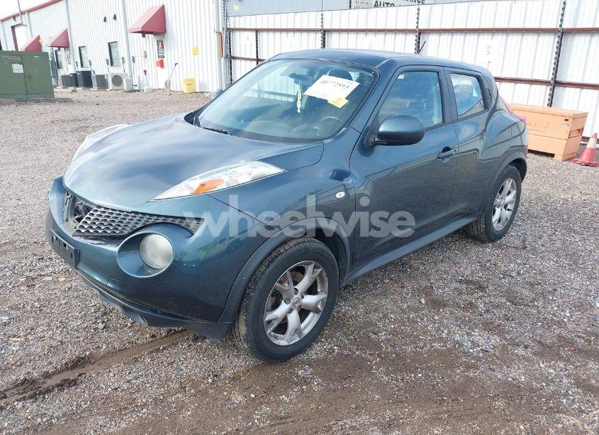 Photo 2 of 2013 Nissan Juke S (VIN JN8AF5MR5DT223085)