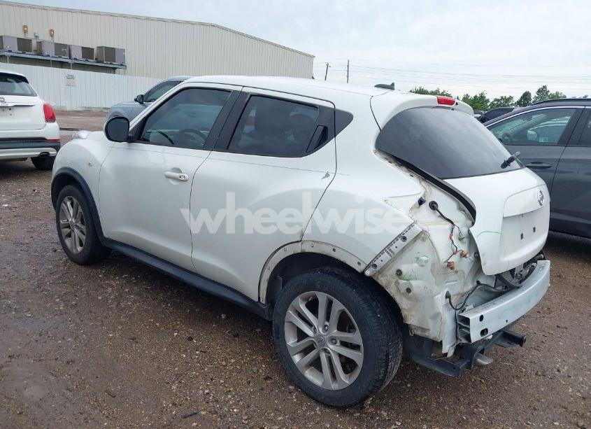 Photo 3 of 2014 Nissan Juke SV (VIN JN8AF5MR5ET360092)