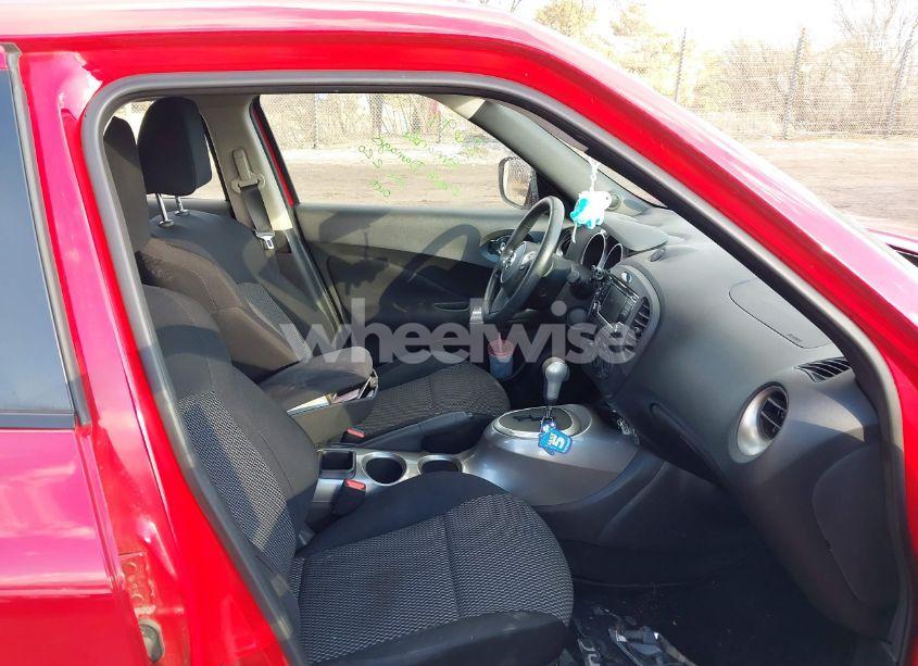 Photo 5 of 2017 Nissan Juke S (VIN JN8AF5MR5HT701611)