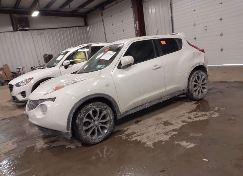 Photo 2 of 2011 Nissan Juke SV (VIN JN8AF5MR6BT006691)