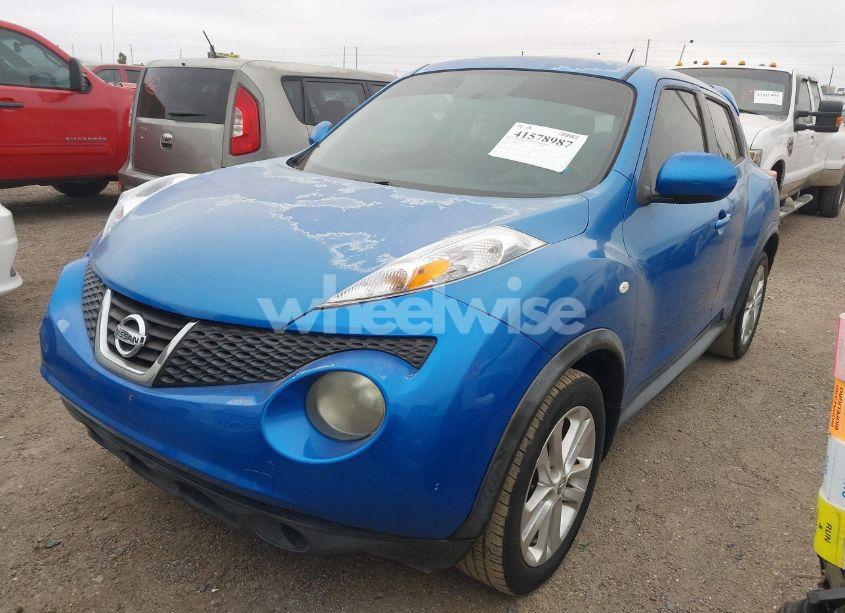 Photo 2 of 2012 Nissan Juke SV (VIN JN8AF5MR6CT102046)