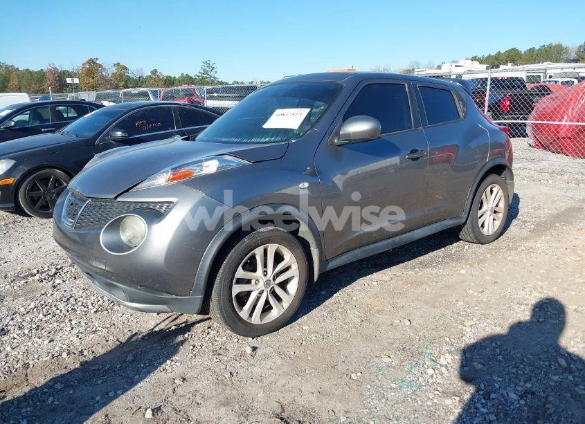 Photo 2 of 2013 Nissan Juke SV (VIN JN8AF5MR6DT203041)