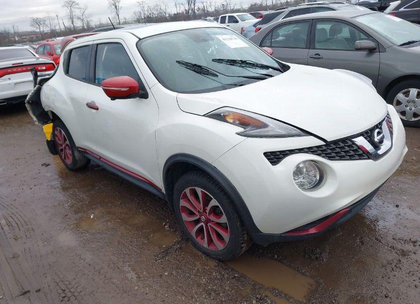2015 Nissan Juke SV (VIN JN8AF5MR6FT500670) main photo