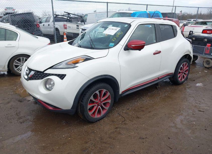 Photo 2 of 2015 Nissan Juke SV (VIN JN8AF5MR6FT500670)