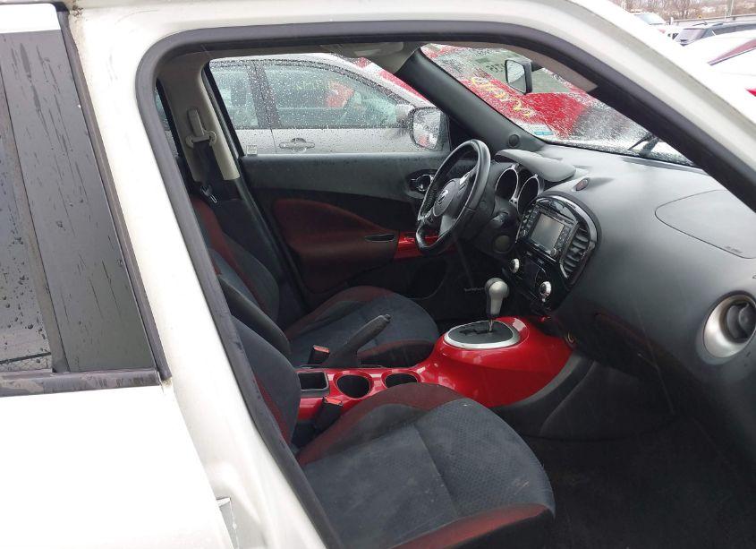 Photo 5 of 2015 Nissan Juke SV (VIN JN8AF5MR6FT500670)