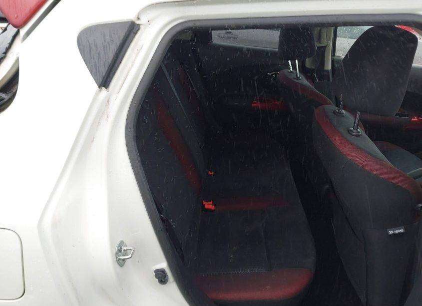 Photo 8 of 2015 Nissan Juke SV (VIN JN8AF5MR6FT500670)