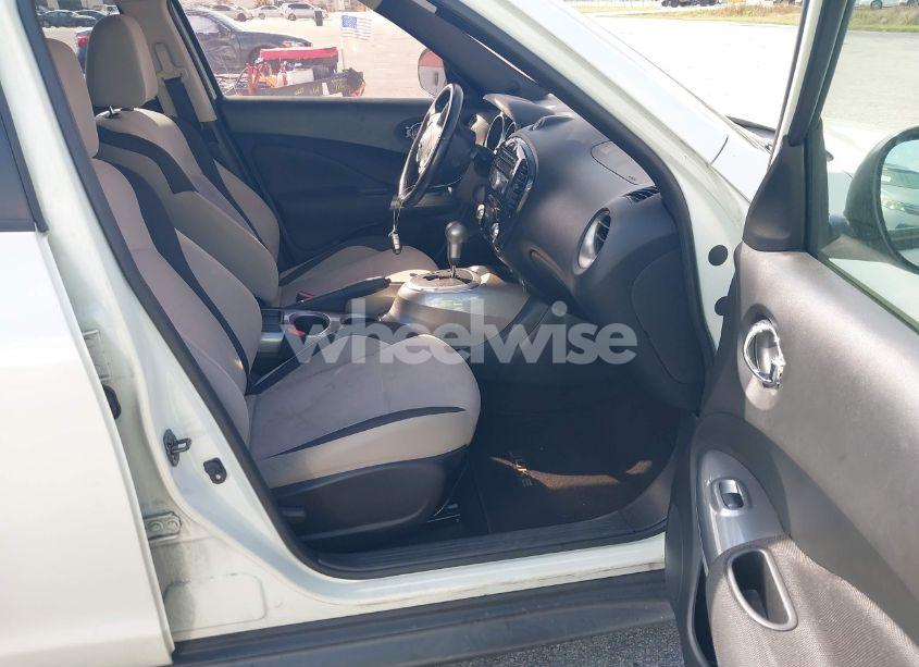 Photo 5 of 2011 Nissan Juke SV (VIN JN8AF5MR7BT011284)