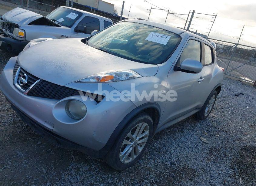 Photo 2 of 2013 Nissan Juke S (VIN JN8AF5MR7DT201928)