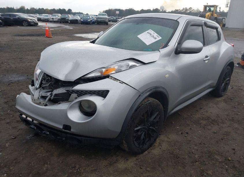 Photo 2 of 2014 Nissan Juke SV (VIN JN8AF5MR7ET351443)