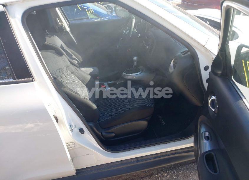 Photo 5 of 2015 Nissan Juke S (VIN JN8AF5MR7FT513105)