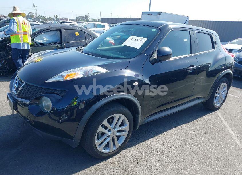 Photo 2 of 2011 Nissan Juke SV (VIN JN8AF5MR8BT019037)