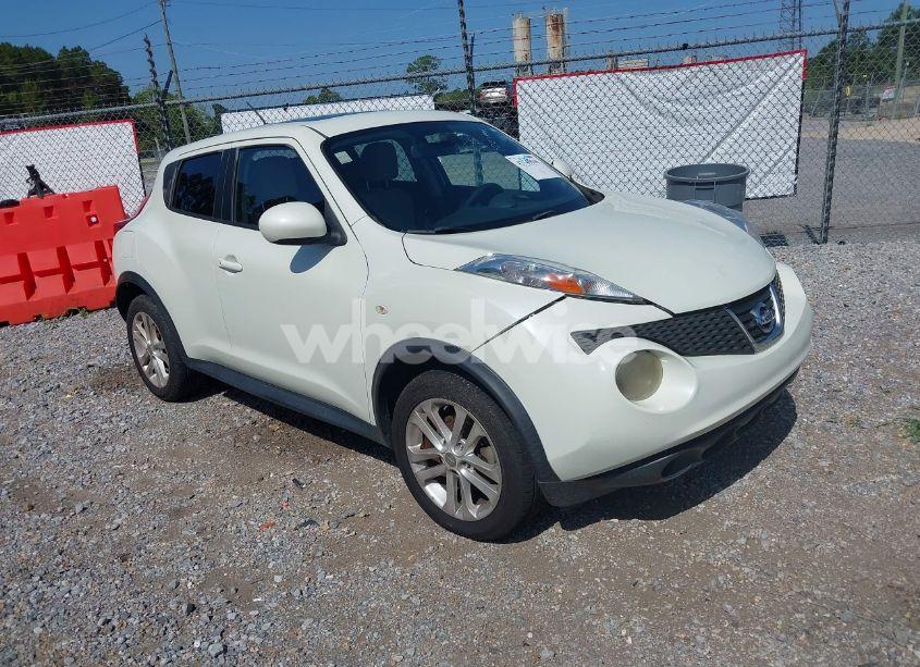 2011 Nissan Juke SV (VIN JN8AF5MR8BT022763) main photo