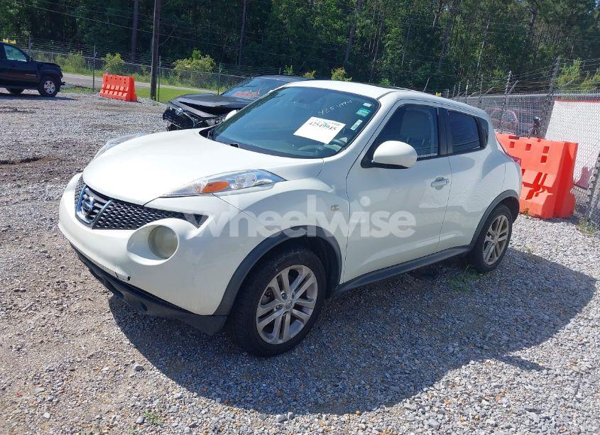 Photo 2 of 2011 Nissan Juke SV (VIN JN8AF5MR8BT022763)