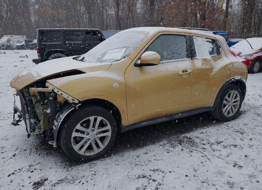 Photo 2 of 2013 Nissan Juke SV (VIN JN8AF5MR8DT206278)