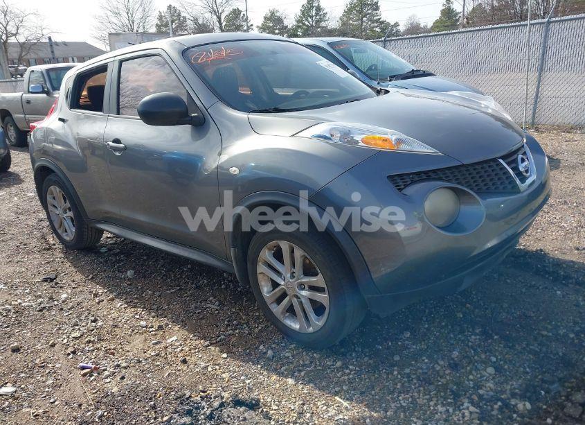 2013 Nissan Juke S (VIN JN8AF5MR8DT212937) main photo