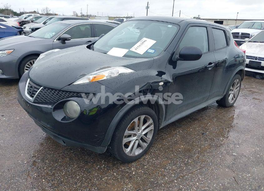 Photo 2 of 2013 Nissan Juke SV (VIN JN8AF5MR8DT222304)