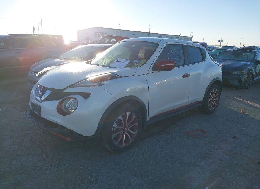 Photo 2 of 2015 Nissan Juke SV (VIN JN8AF5MR8FT506048)