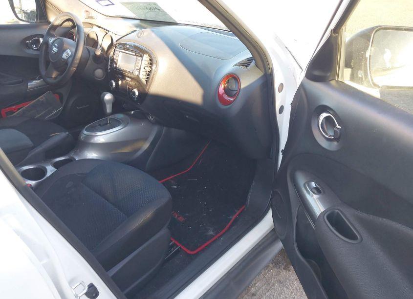 Photo 5 of 2015 Nissan Juke SV (VIN JN8AF5MR8FT506048)