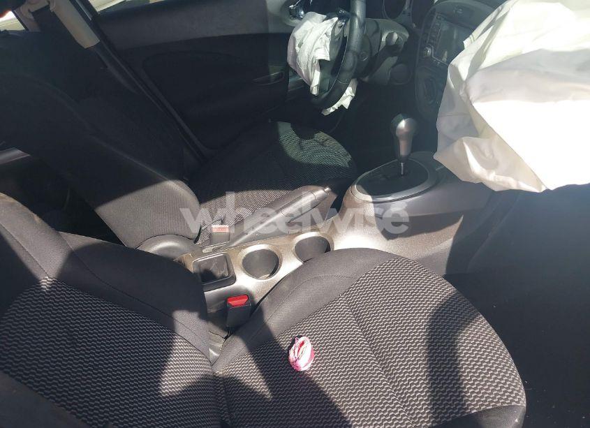 Photo 5 of 2017 Nissan Juke S (VIN JN8AF5MR8HT703935)