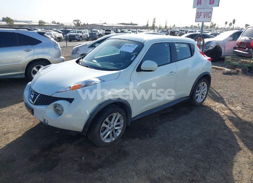 Photo 2 of 2011 Nissan Juke S (VIN JN8AF5MR9BT003400)